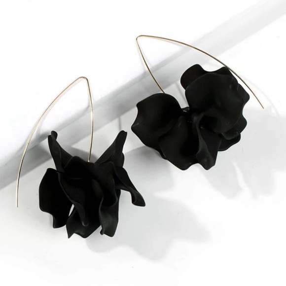 Torrid Black Petal Drop Earrings - Picture 1 of 6